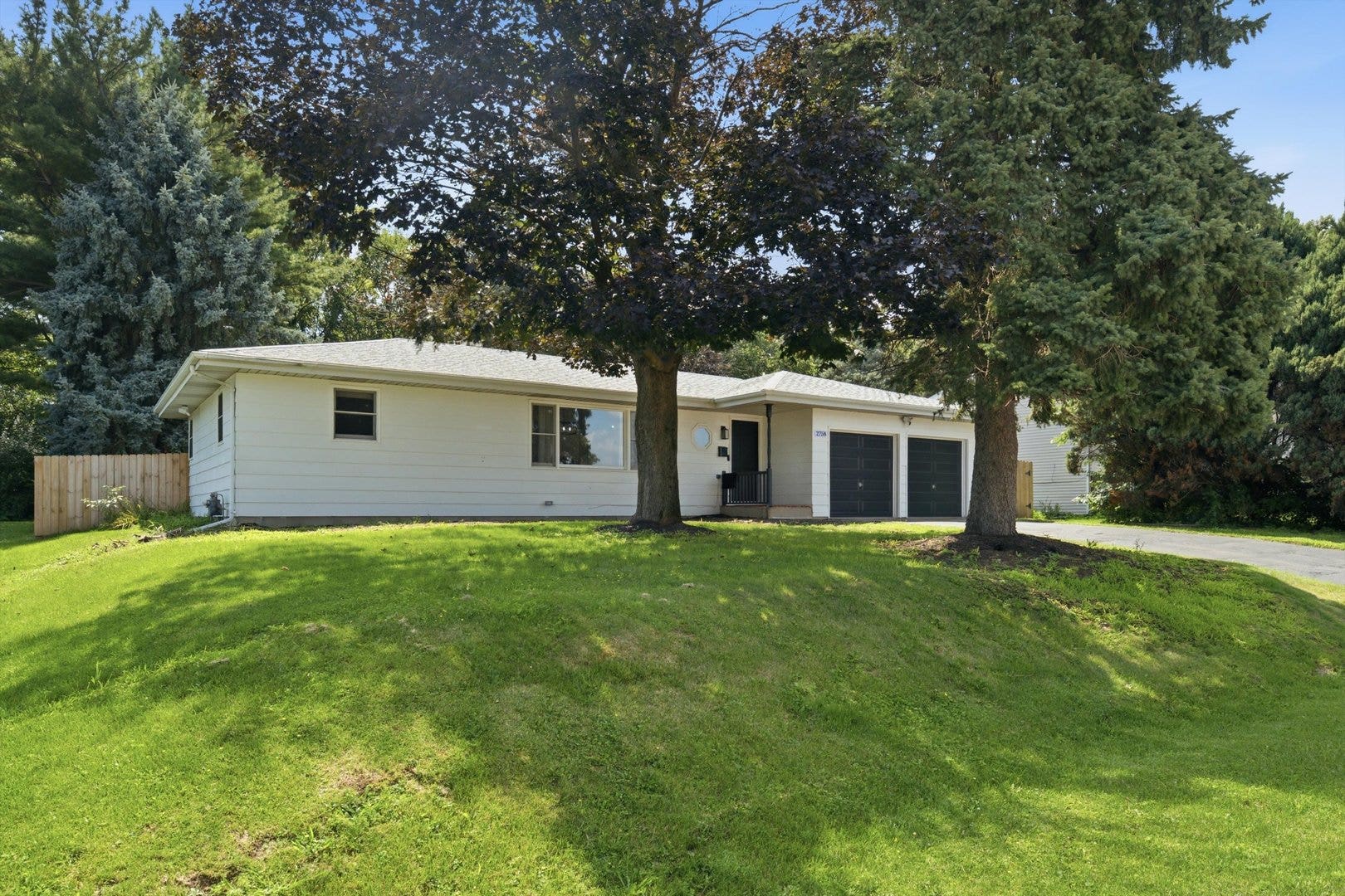 2758 Lancaster Drive, Joliet, IL 60433 2758 Lancaster Drive, Joliet, IL 60433