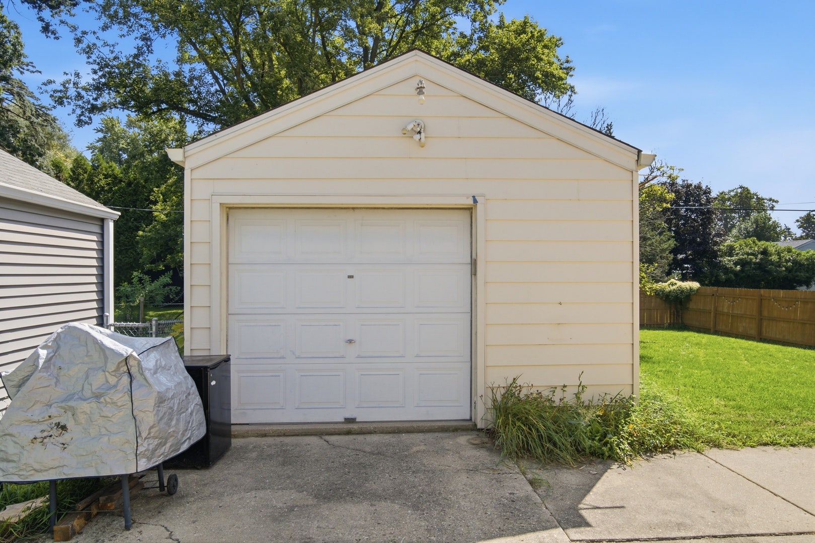 121 S Commonwealth Avenue, Elgin, IL 60123 121 S Commonwealth Avenue, Elgin, IL 60123