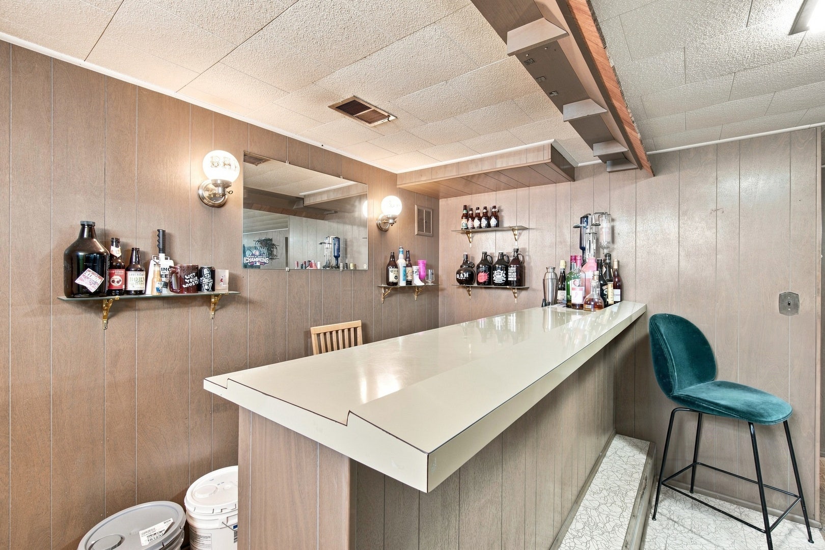 121 S Commonwealth Avenue, Elgin, IL 60123 121 S Commonwealth Avenue, Elgin, IL 60123