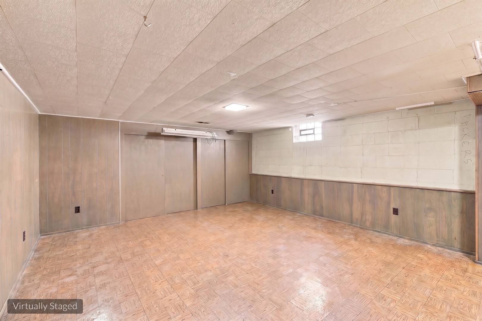 121 S Commonwealth Avenue, Elgin, IL 60123 121 S Commonwealth Avenue, Elgin, IL 60123