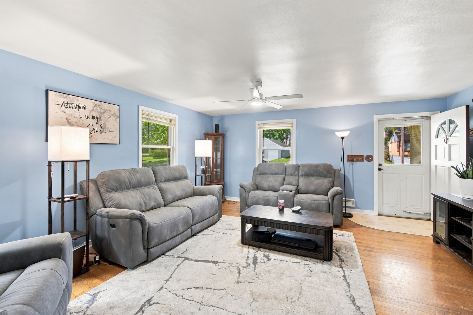 121 S Commonwealth Avenue, Elgin, IL 60123 121 S Commonwealth Avenue, Elgin, IL 60123
