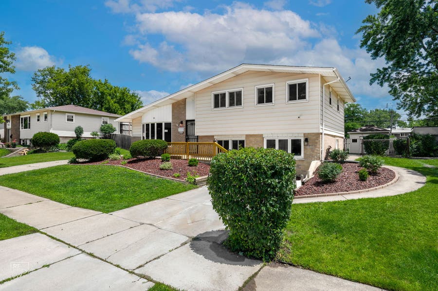 Property photo for 14825 Parkside Avenue, Oak Forest, IL