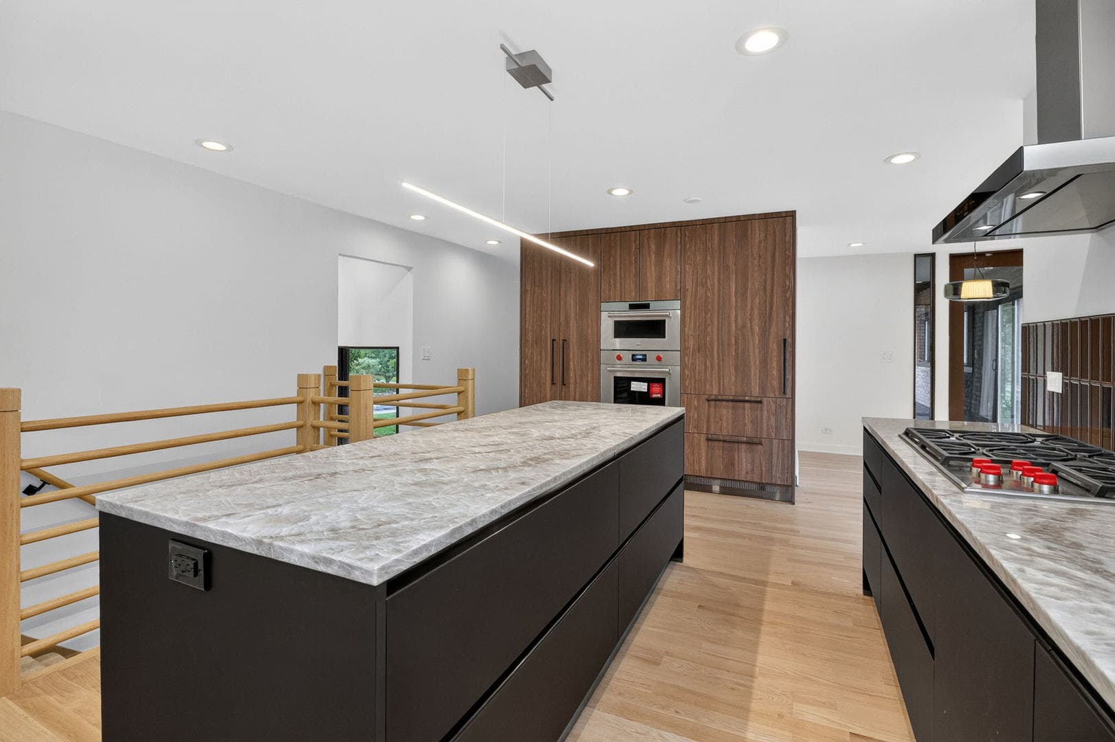 42 Royal Vale Drive, Oak Brook, IL 60523 The Kitchen features Arclinea cabinetry and quartz