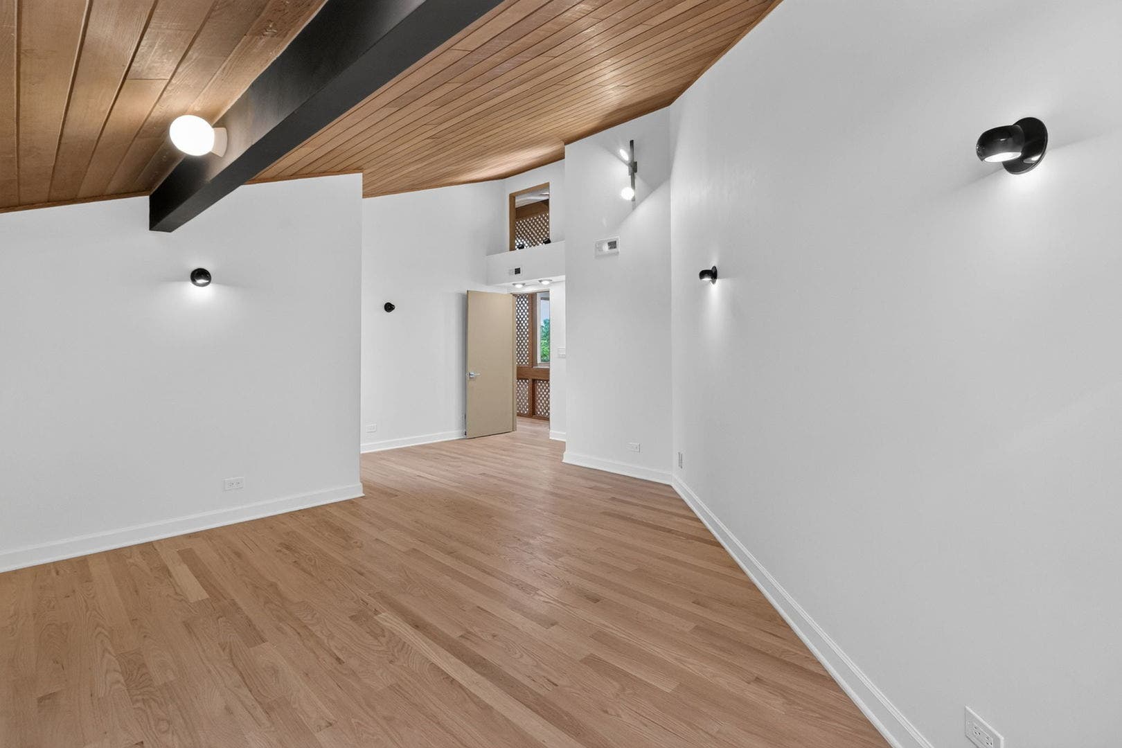 42 Royal Vale Drive, Oak Brook, IL 60523 And hardwood floors