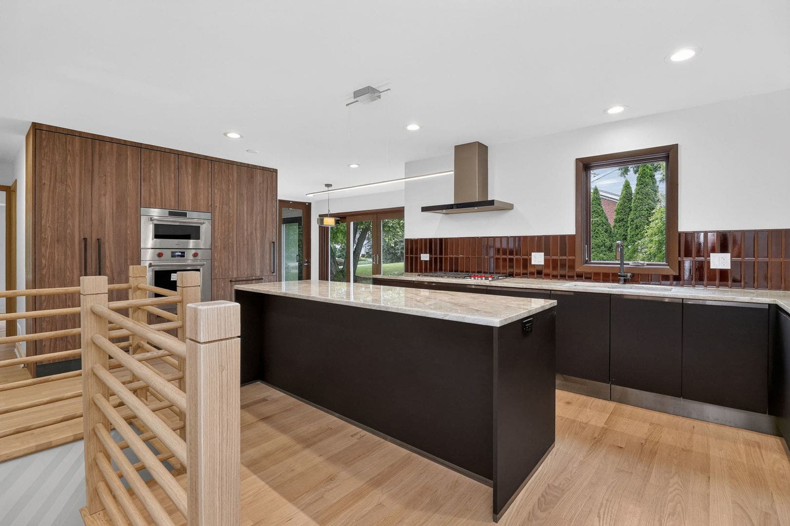 42 Royal Vale Drive, Oak Brook, IL 60523 The chef's Kitchen features Subzero, Wolf, and Bos