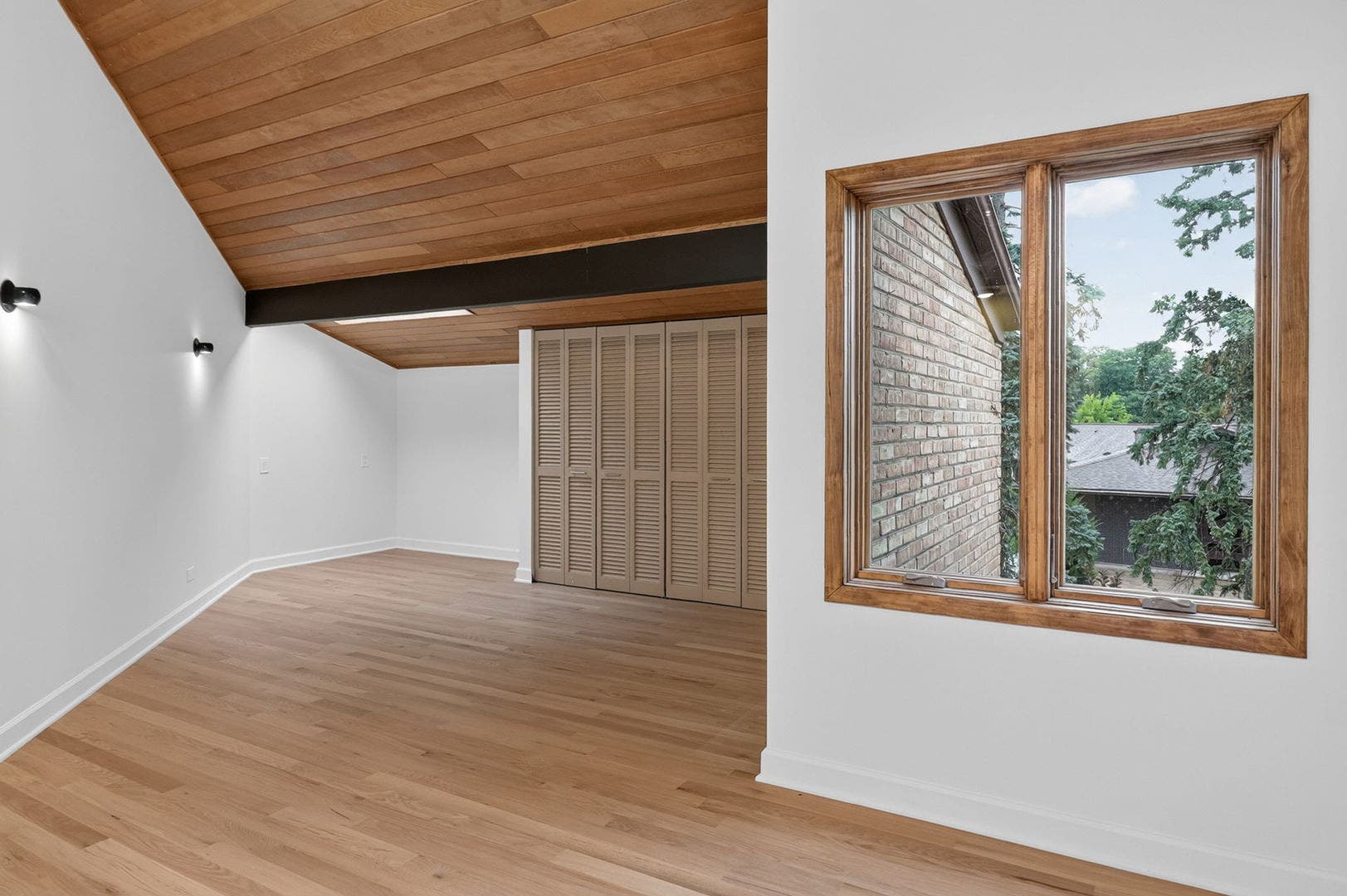 42 Royal Vale Drive, Oak Brook, IL 60523 New lighting