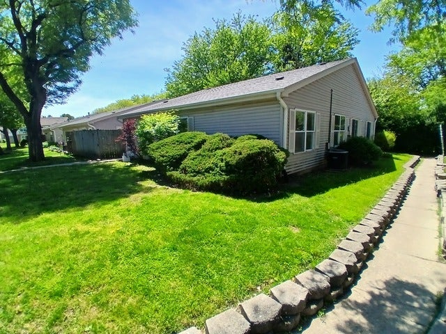 12 Fernwood Drive, #O, Bolingbrook, IL 60440 12 Fernwood Drive, #O, Bolingbrook, IL 60440