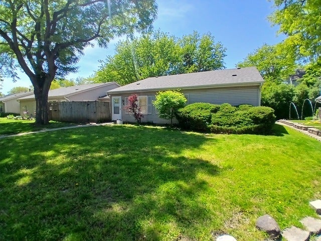 12 Fernwood Drive, #O, Bolingbrook, IL 60440 12 Fernwood Drive, #O, Bolingbrook, IL 60440