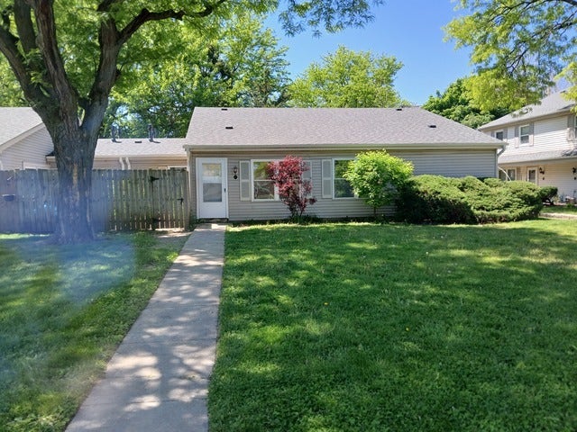 12 Fernwood Drive, #O, Bolingbrook, IL 60440 12 Fernwood Drive, #O, Bolingbrook, IL 60440