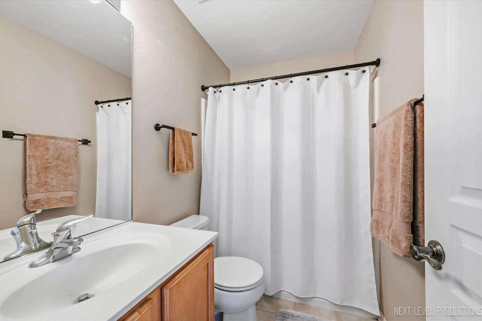 2440 Anna Way, #2440, Elgin, IL 60124 2440 Anna Way, #2440, Elgin, IL 60124