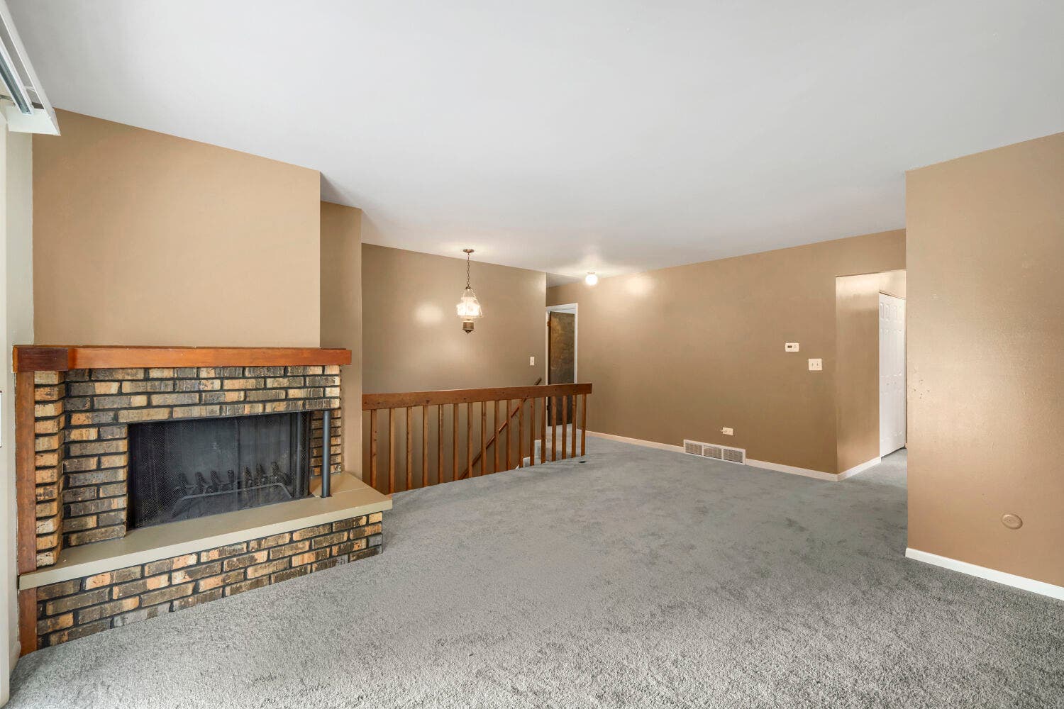 98 Brookside Drive, Elgin, IL 60123 98 Brookside Drive, Elgin, IL 60123