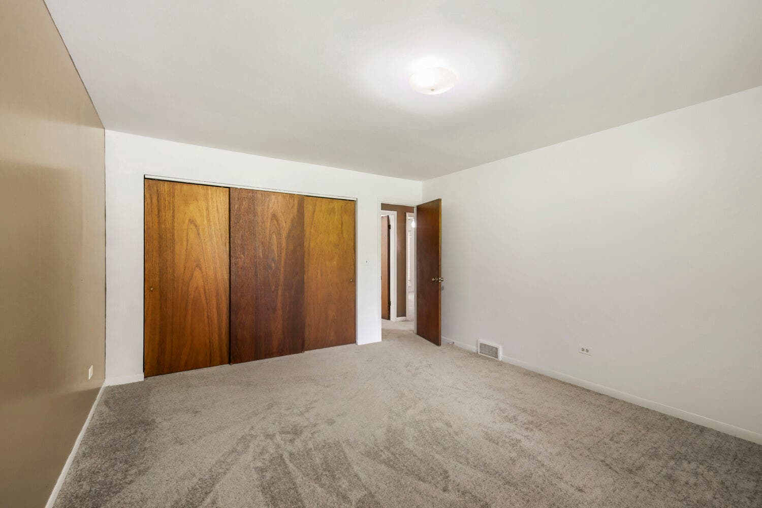 98 Brookside Drive, Elgin, IL 60123 98 Brookside Drive, Elgin, IL 60123