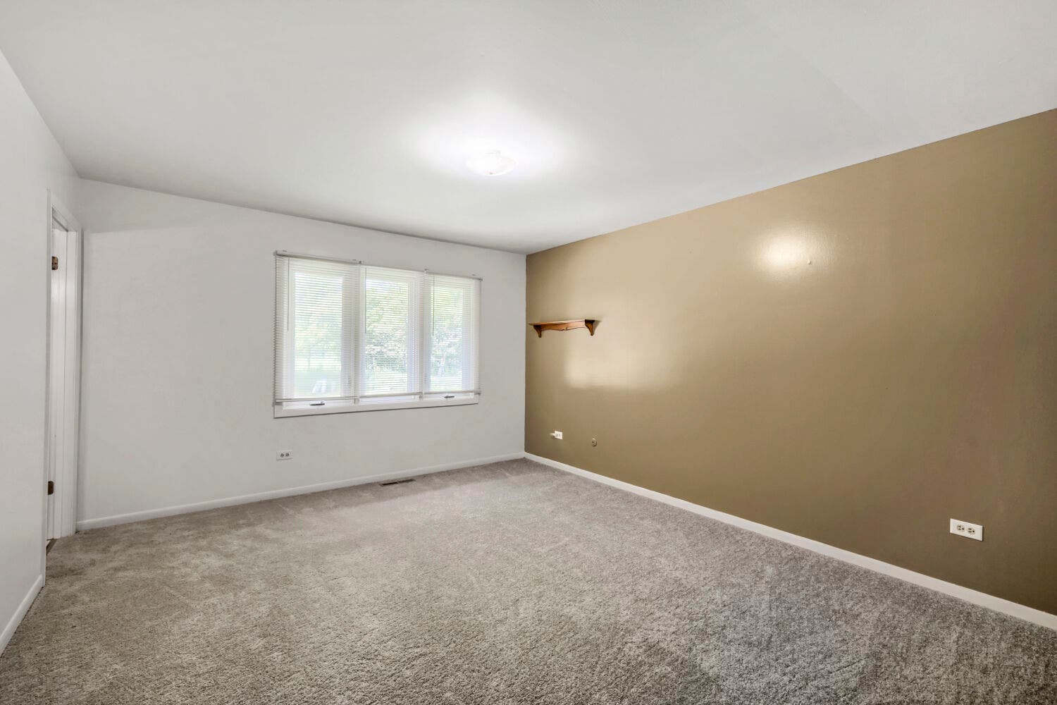 98 Brookside Drive, Elgin, IL 60123 98 Brookside Drive, Elgin, IL 60123