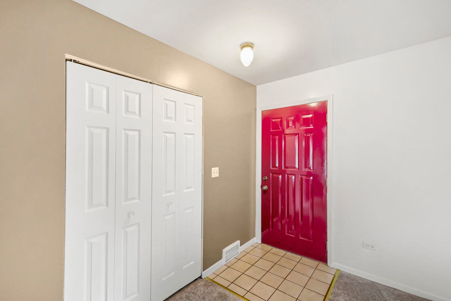 98 Brookside Drive, Elgin, IL 60123 98 Brookside Drive, Elgin, IL 60123