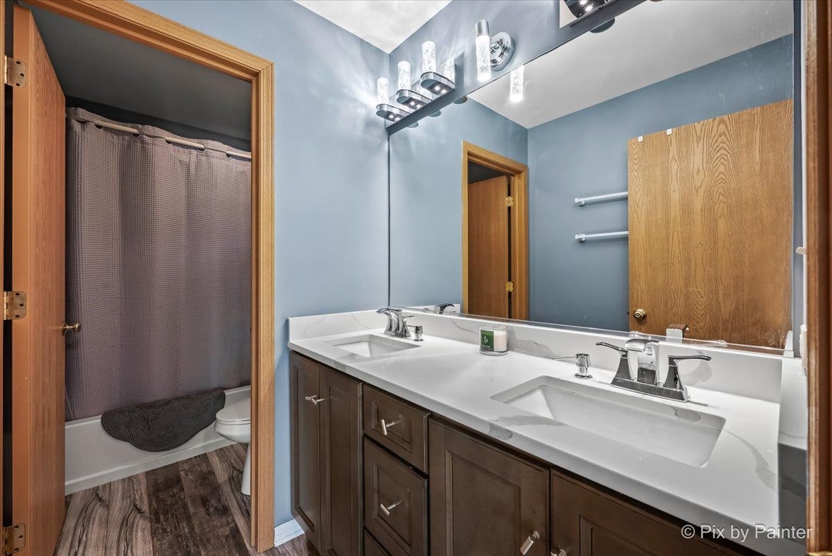 2030 Westbury Lane, Aurora, IL 60502 2030 Westbury Lane, Aurora, IL 60502