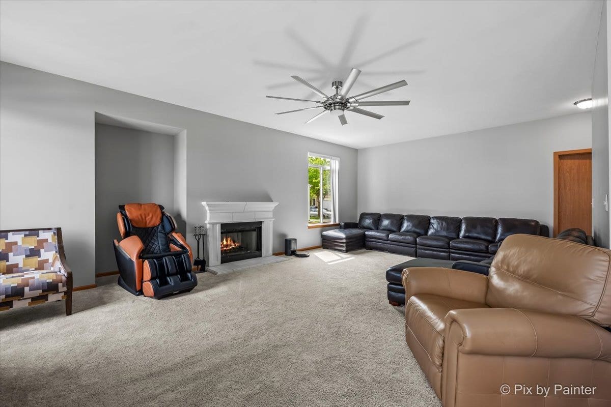 2030 Westbury Lane, Aurora, IL 60502 2030 Westbury Lane, Aurora, IL 60502