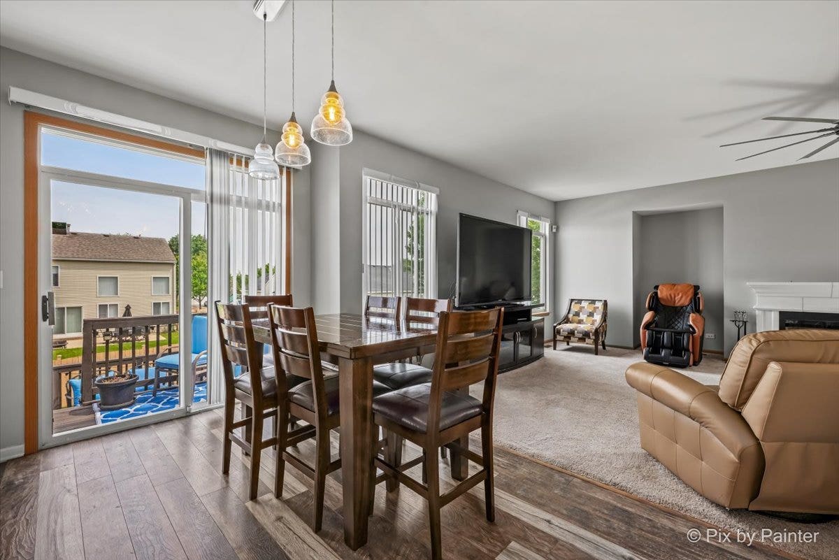 2030 Westbury Lane, Aurora, IL 60502 2030 Westbury Lane, Aurora, IL 60502