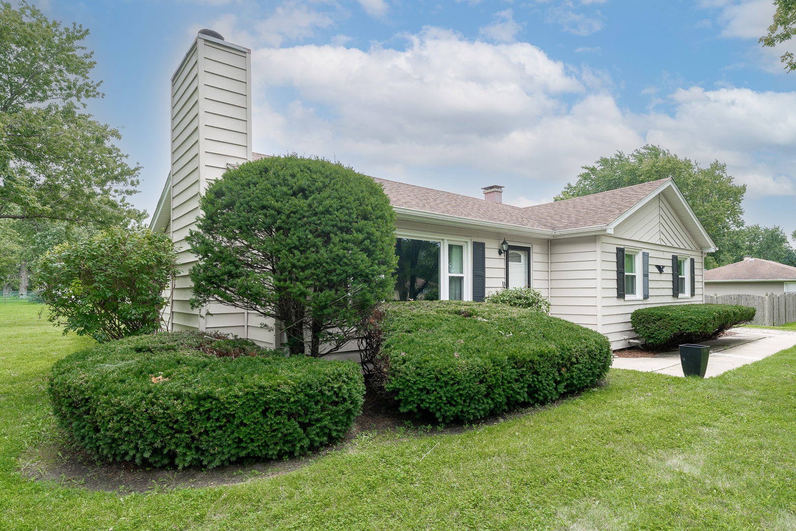 1098 Karner Drive, Joliet, IL 60433 Left-hand side front view