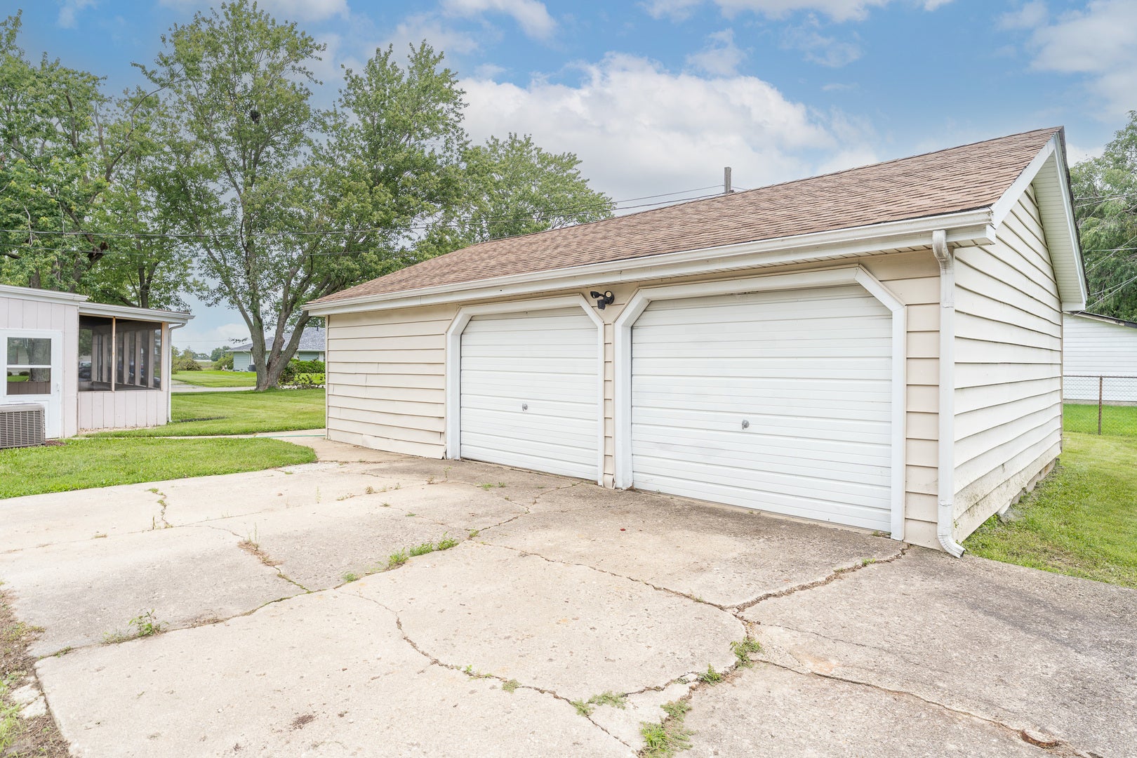 1098 Karner Drive, Joliet, IL 60433 1098 Karner Drive, Joliet, IL 60433
