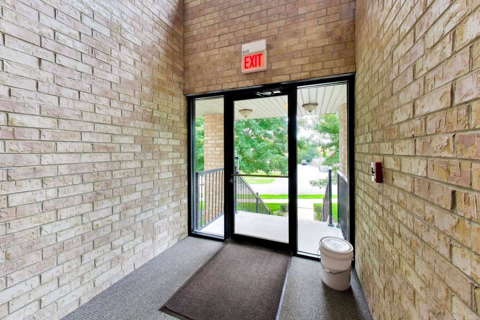 4401 Pershing Avenue, #2N, Downers Grove, IL 60515
