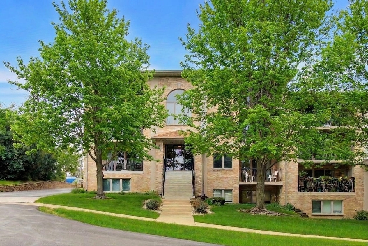 4401 Pershing Avenue, #2N, Downers Grove, IL 60515