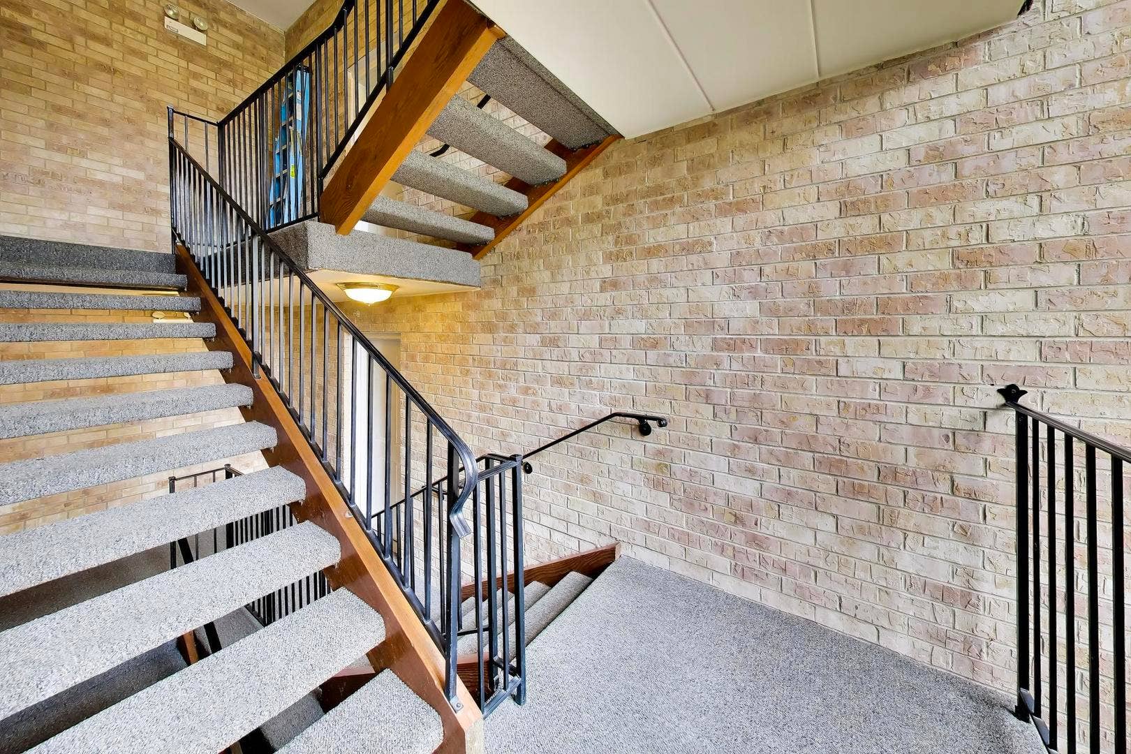 4401 Pershing Avenue, #2N, Downers Grove, IL 60515