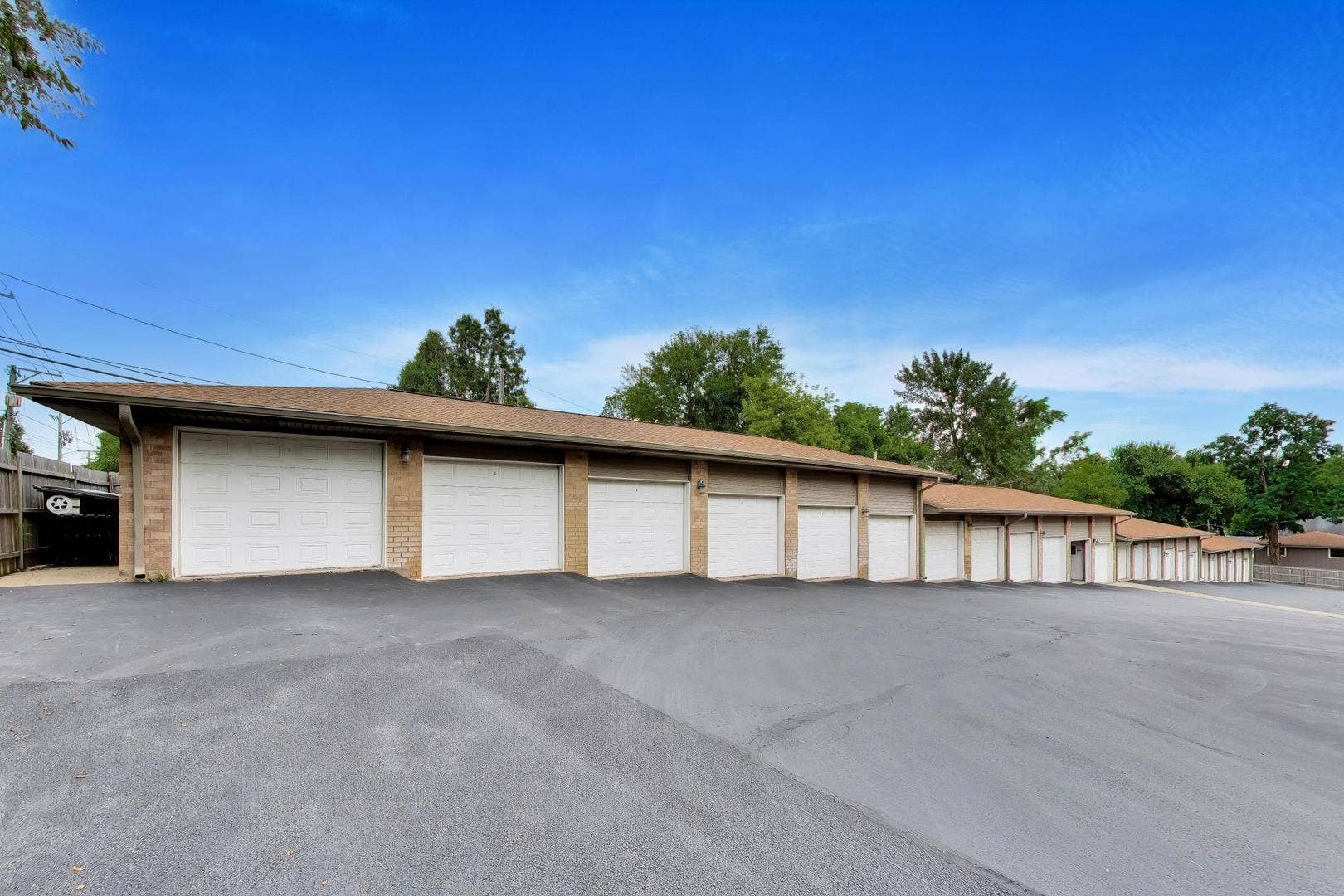 4401 Pershing Avenue, #2N, Downers Grove, IL 60515