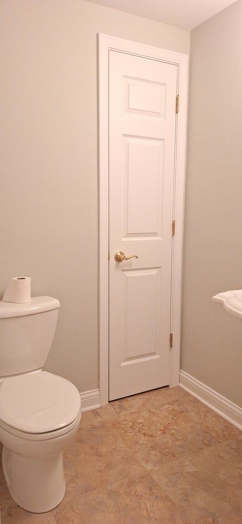 14516 Morningside Road, Orland Park, IL 60462 Basement powder room