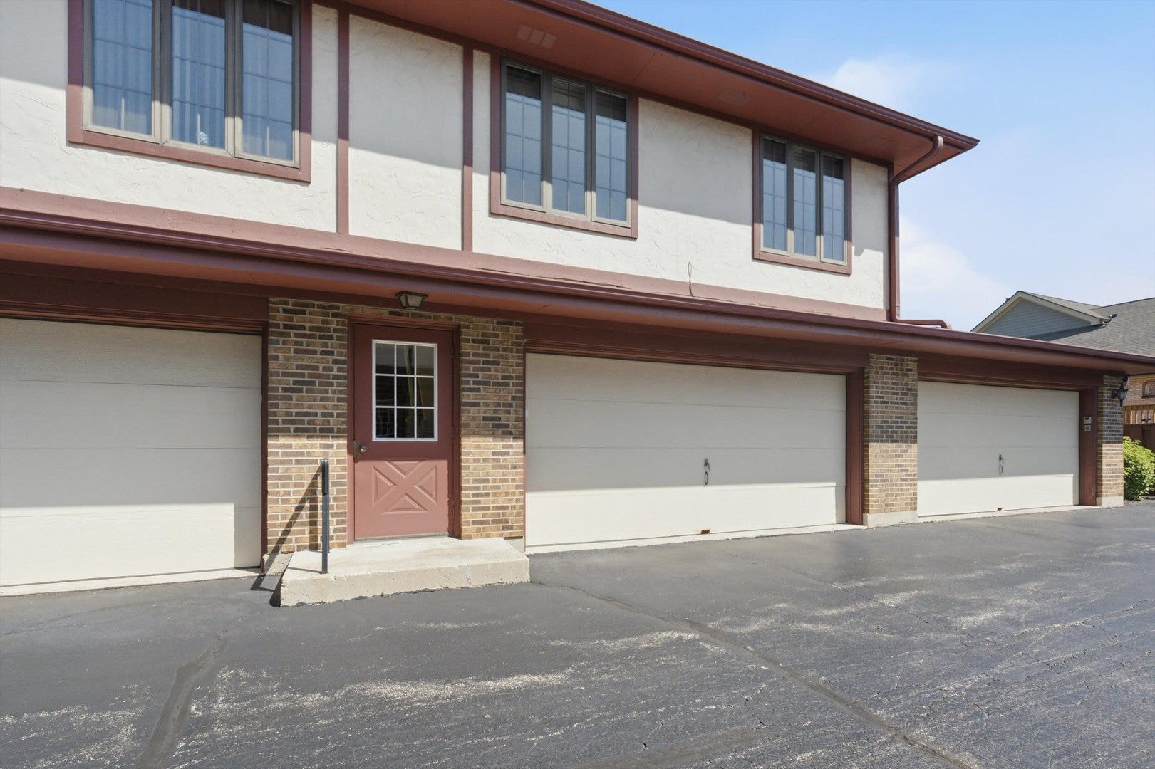 11553 AUTOBAHN Drive E, #201, Palos Park, IL 60464