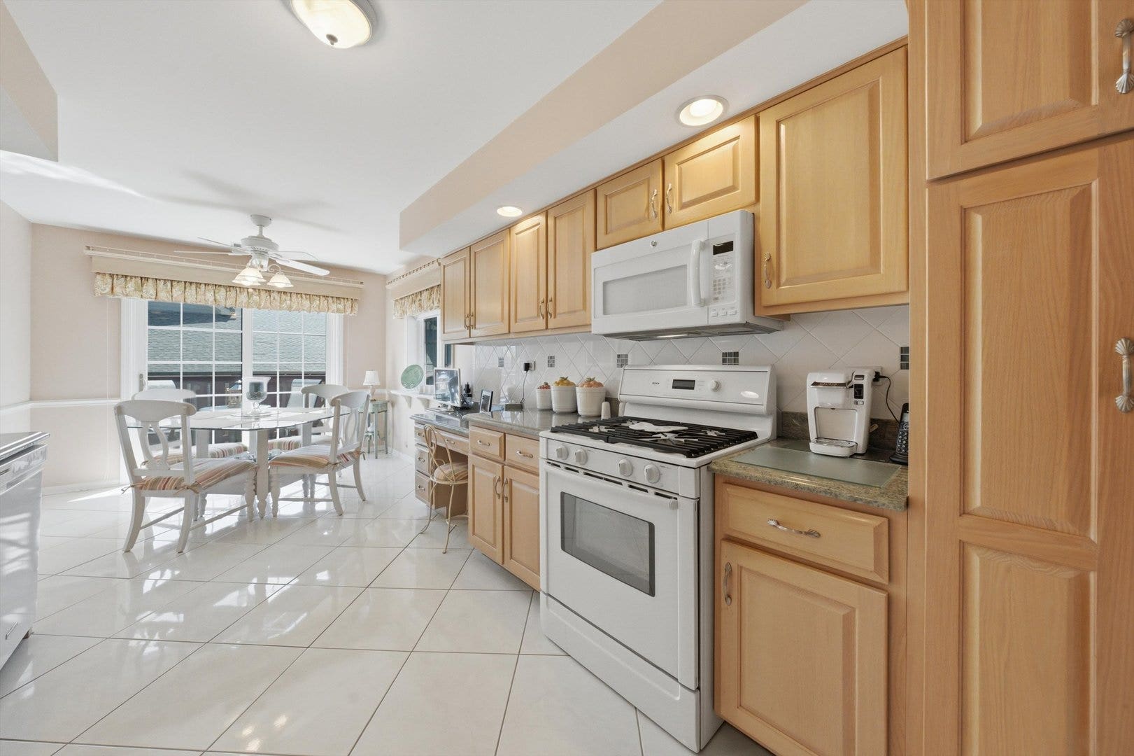 11553 AUTOBAHN Drive E, #201, Palos Park, IL 60464