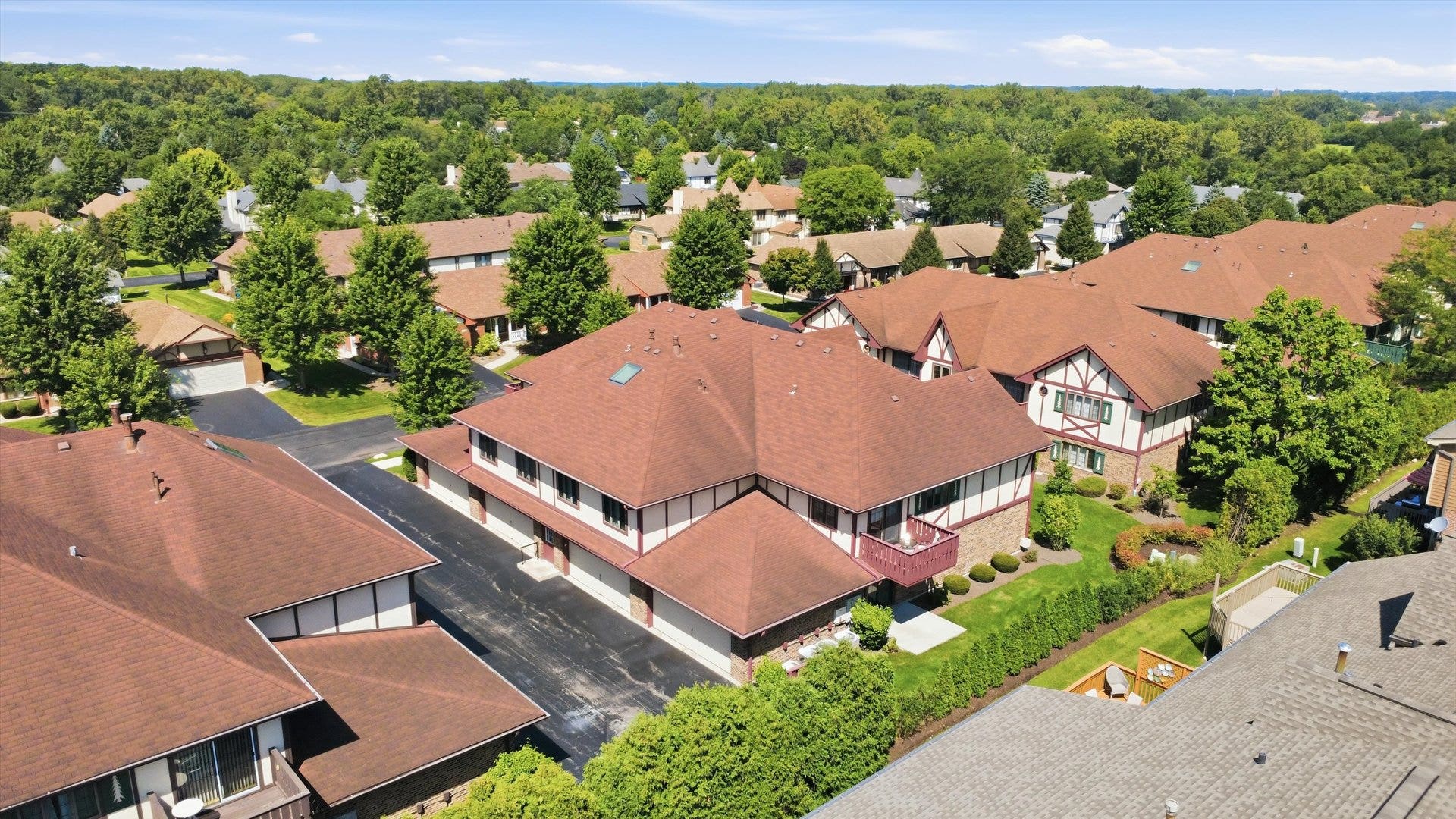 11553 AUTOBAHN Drive E, #201, Palos Park, IL 60464