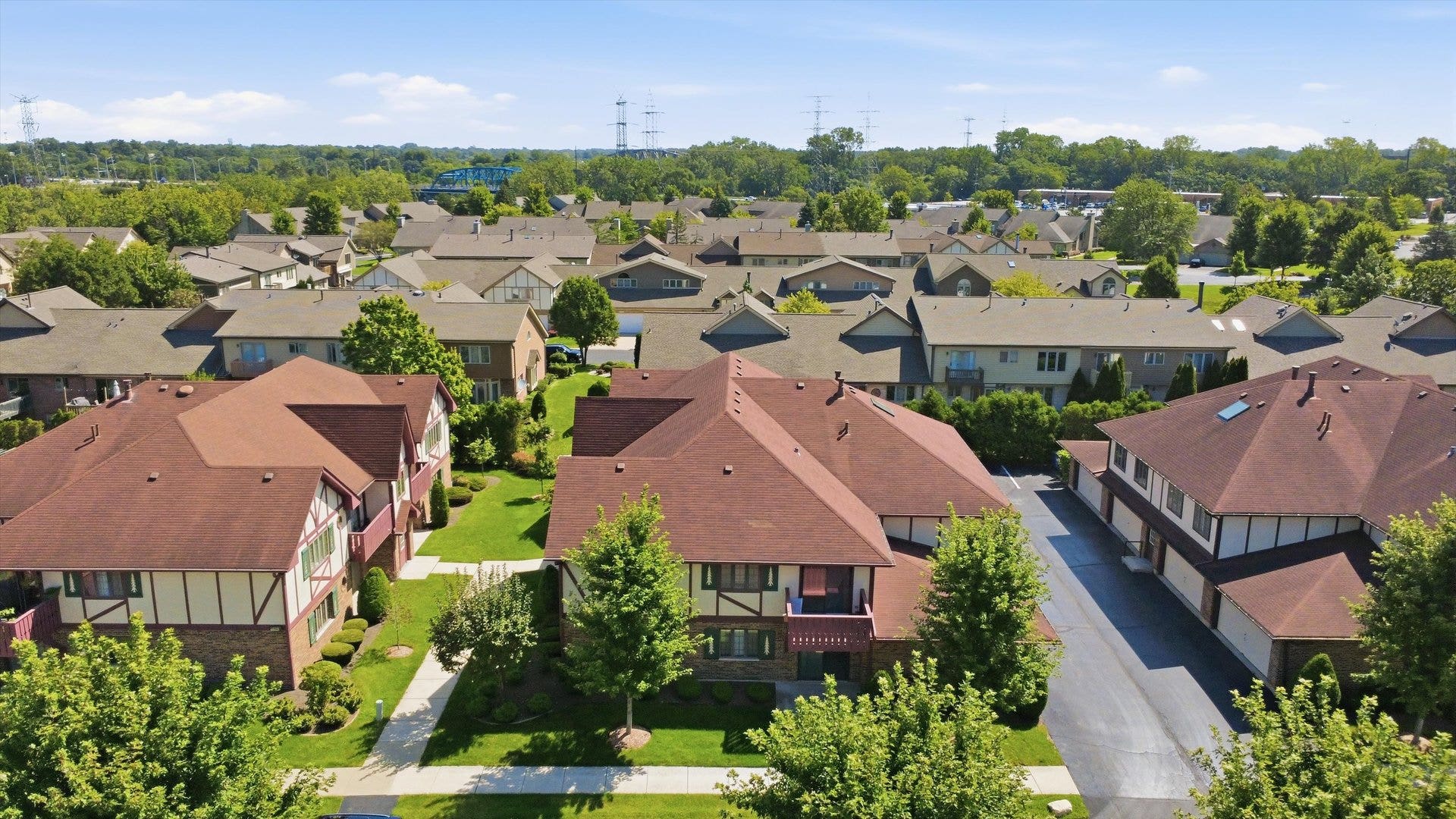 11553 AUTOBAHN Drive E, #201, Palos Park, IL 60464