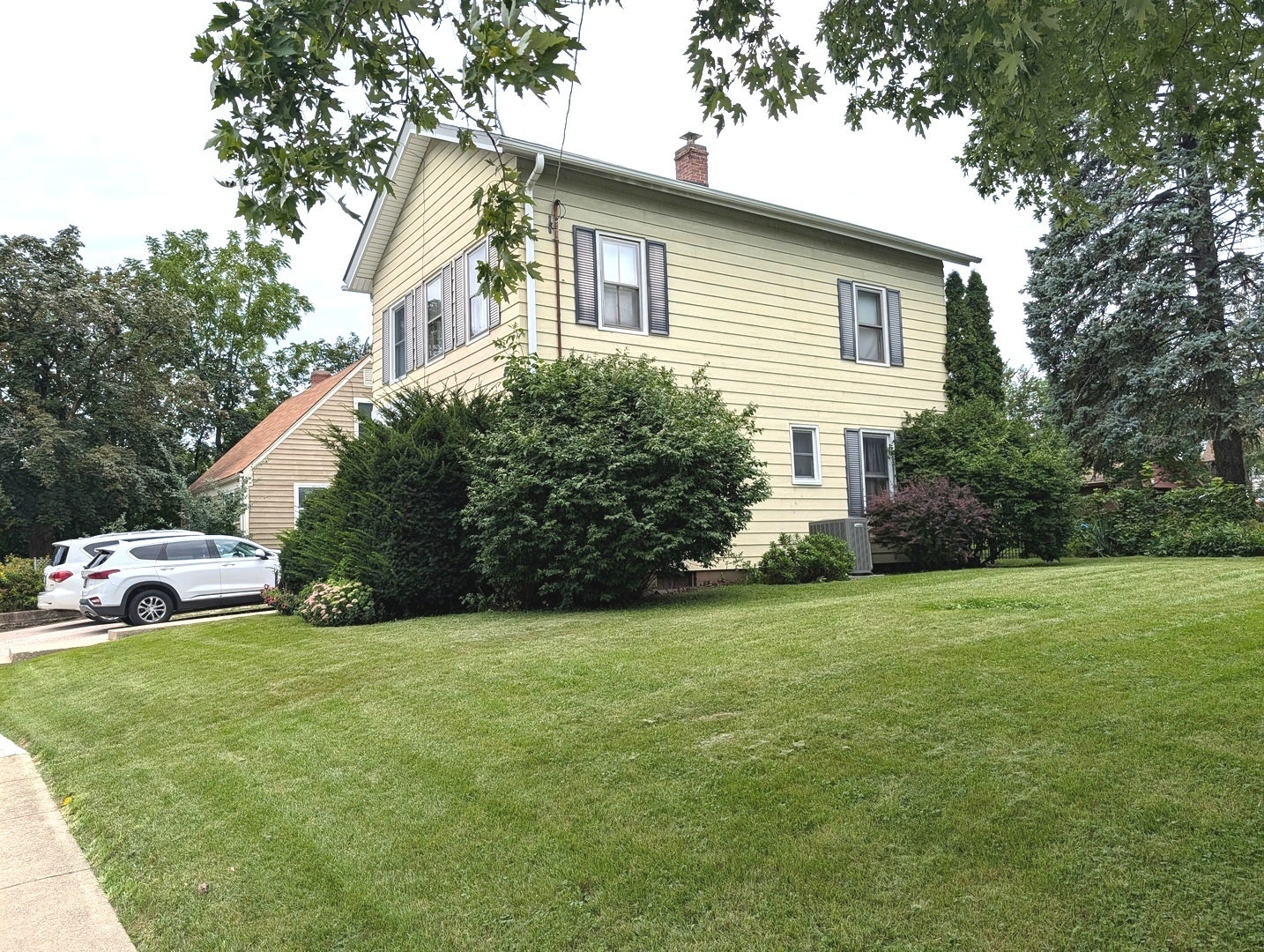 802 Erie Street, Elgin, IL 60123 802 Erie Street, Elgin, IL 60123