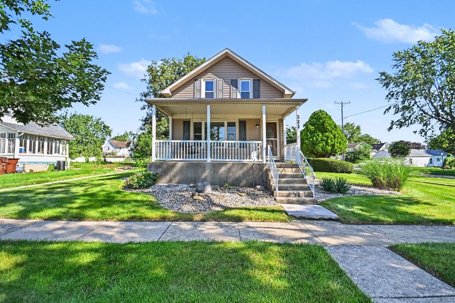 Property photo for 321 E Main Street, Peotone, IL