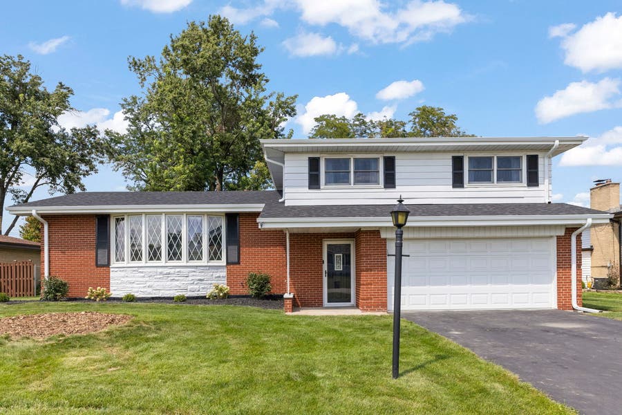 Property photo for 6120 W 129th Street, Palos Heights, IL