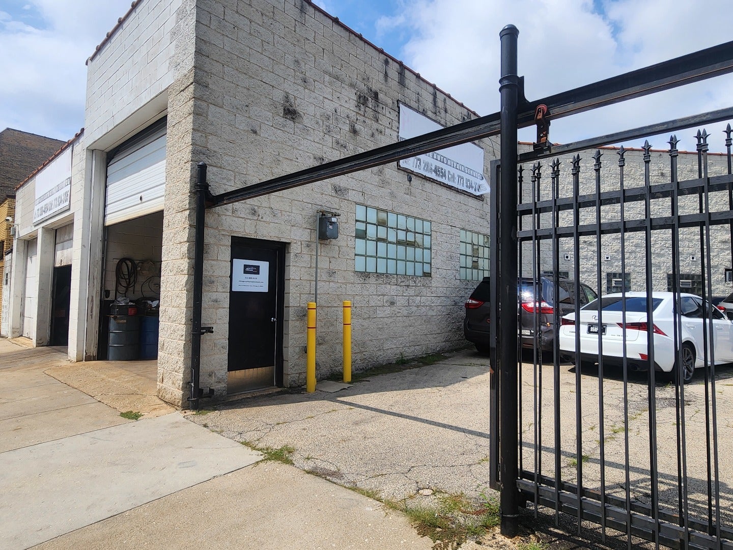 3914 N Milwaukee Avenue, Chicago, IL 60641 3914 N Milwaukee Avenue, Chicago, IL 60641