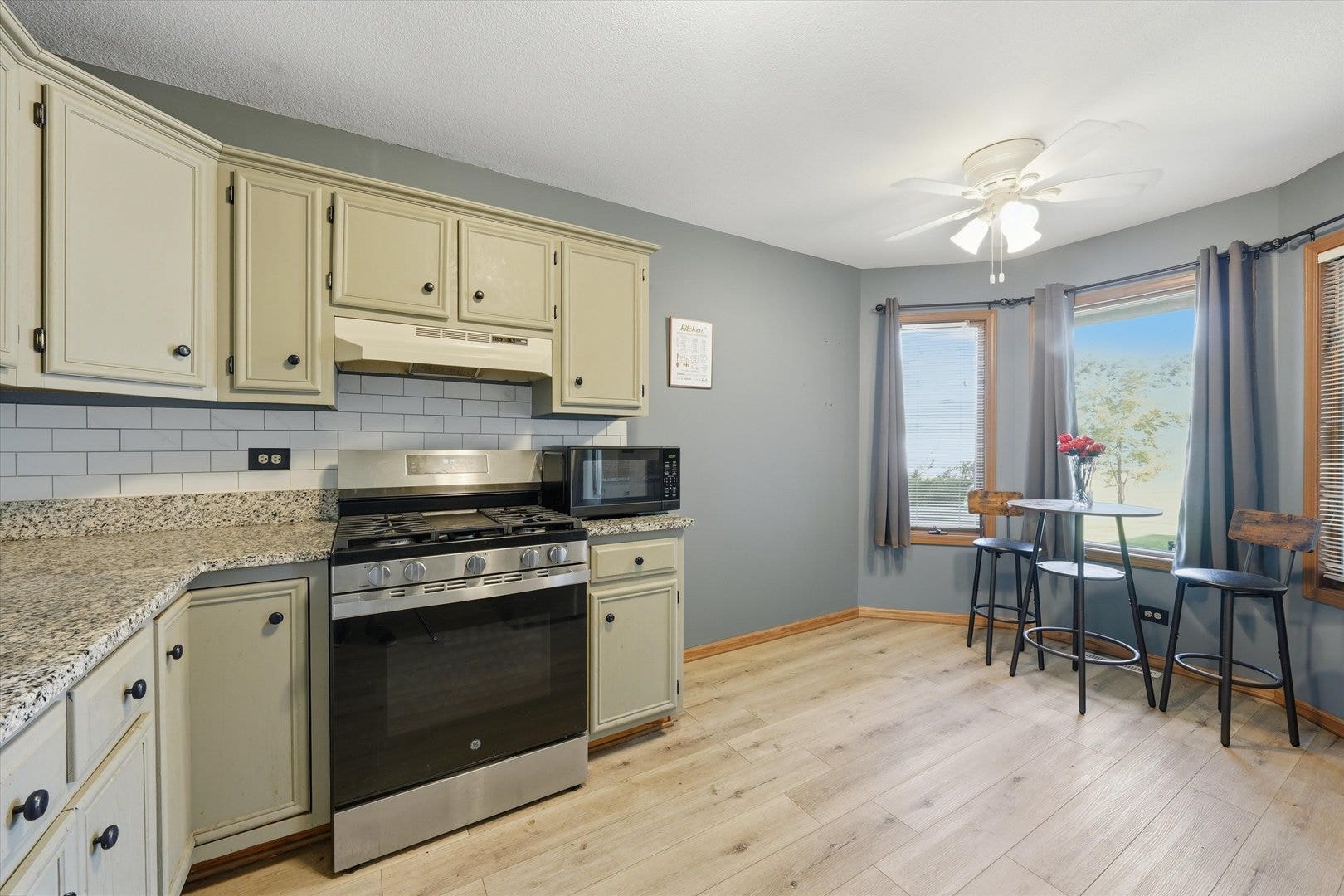 304 GRANDE Drive, #B, Minooka, IL 60447 304 GRANDE Drive, #B, Minooka, IL 60447