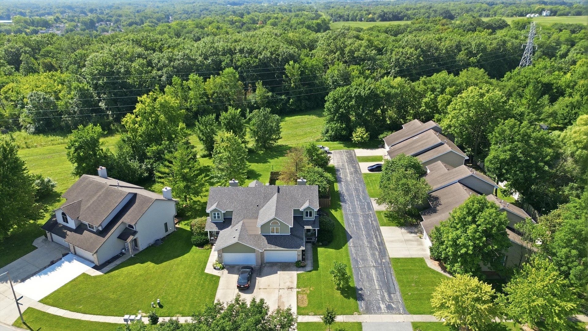 304 GRANDE Drive, #B, Minooka, IL 60447 304 GRANDE Drive, #B, Minooka, IL 60447