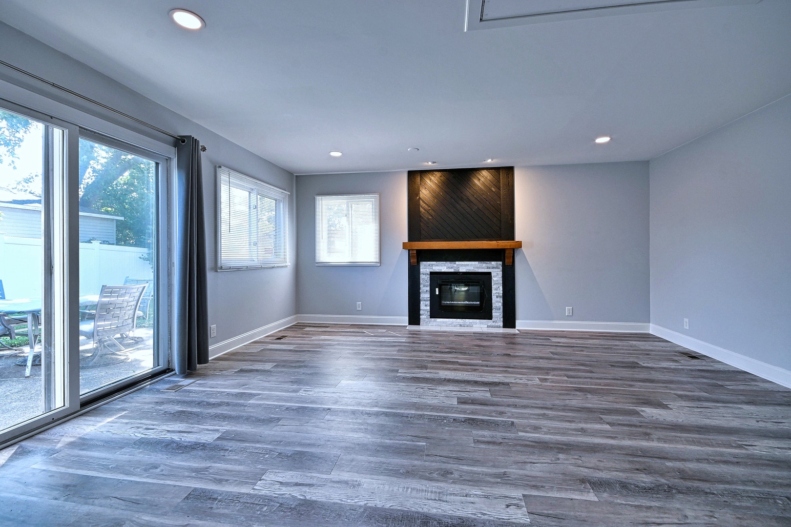 129 Springleaf Drive, Bolingbrook, IL 60440 129 Springleaf Drive, Bolingbrook, IL 60440