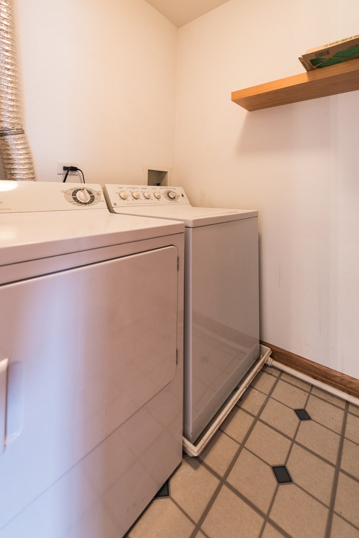 309 Abington Woods Drive, Aurora, IL 60502 309 Abington Woods Drive, Aurora, IL 60502