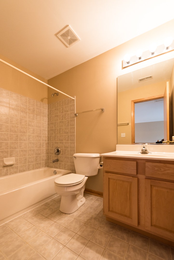 309 Abington Woods Drive, Aurora, IL 60502 309 Abington Woods Drive, Aurora, IL 60502