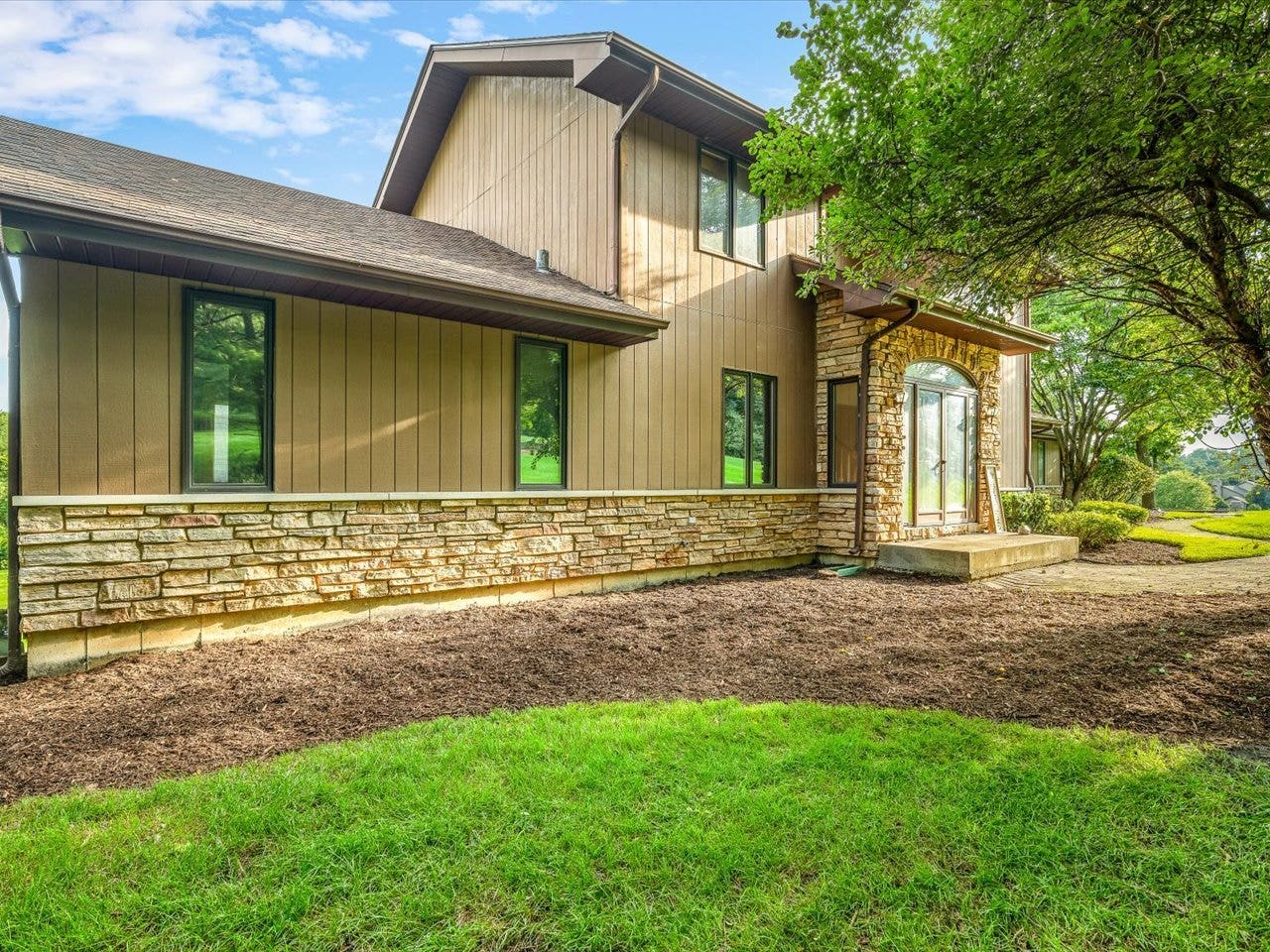 2615 Poplar View Bend, Elgin, IL 60120 2615 Poplar View Bend, Elgin, IL 60120