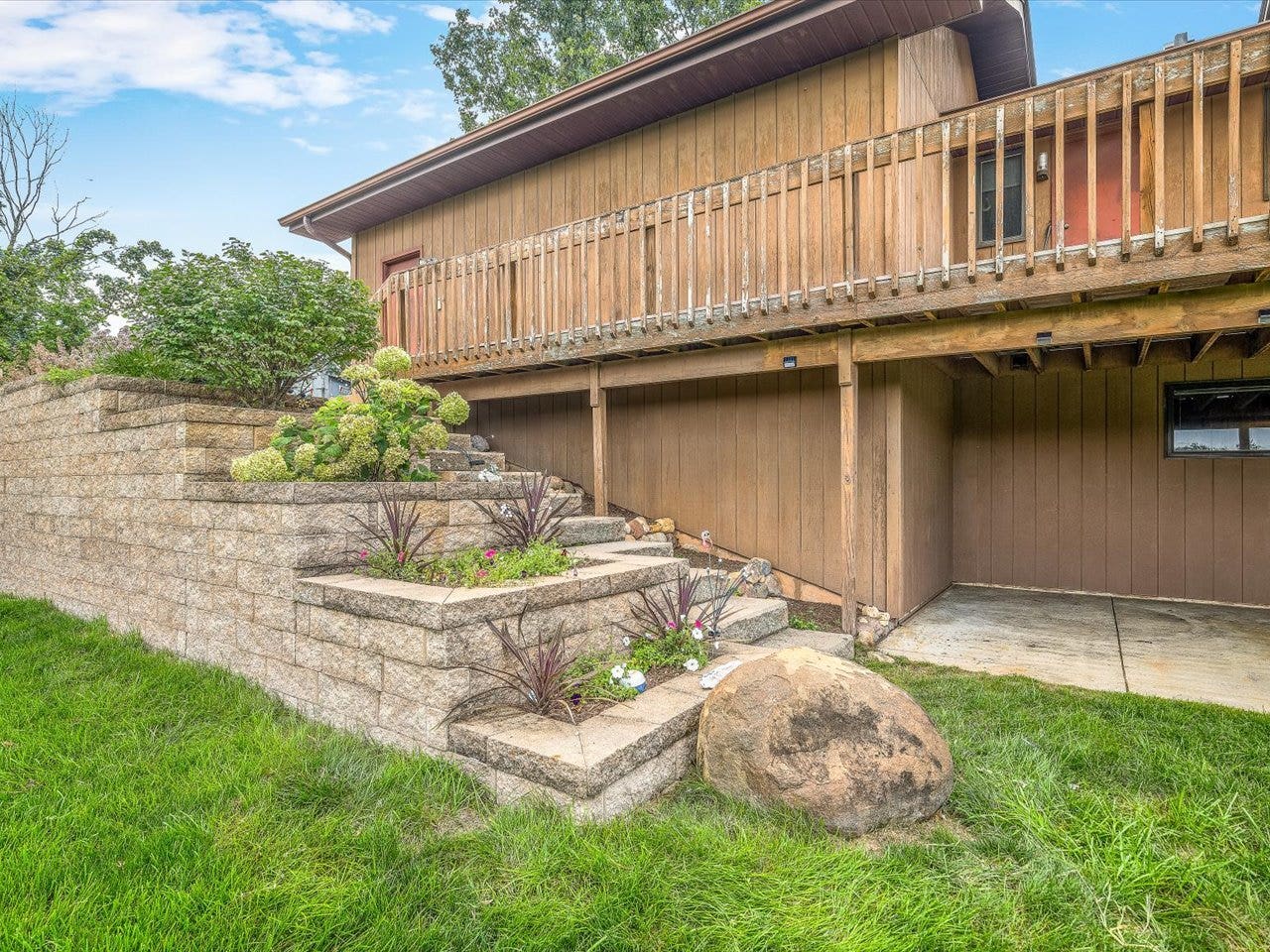 2615 Poplar View Bend, Elgin, IL 60120 2615 Poplar View Bend, Elgin, IL 60120