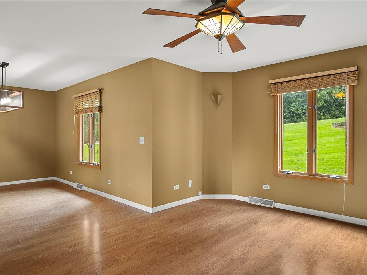 2615 Poplar View Bend, Elgin, IL 60120 2615 Poplar View Bend, Elgin, IL 60120