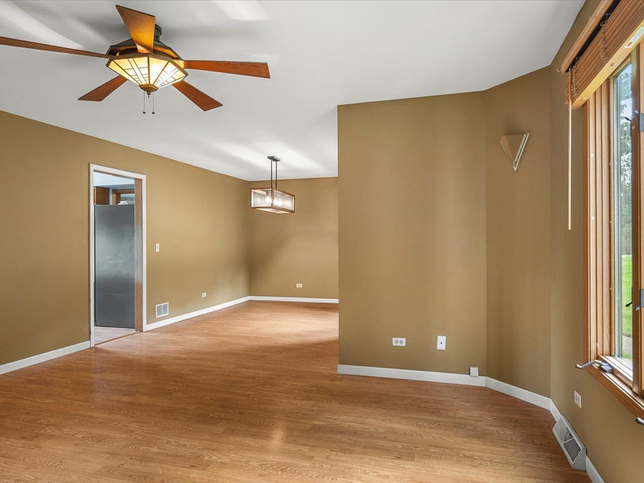 2615 Poplar View Bend, Elgin, IL 60120 2615 Poplar View Bend, Elgin, IL 60120