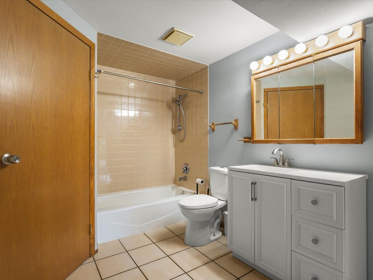 2615 Poplar View Bend, Elgin, IL 60120 2615 Poplar View Bend, Elgin, IL 60120
