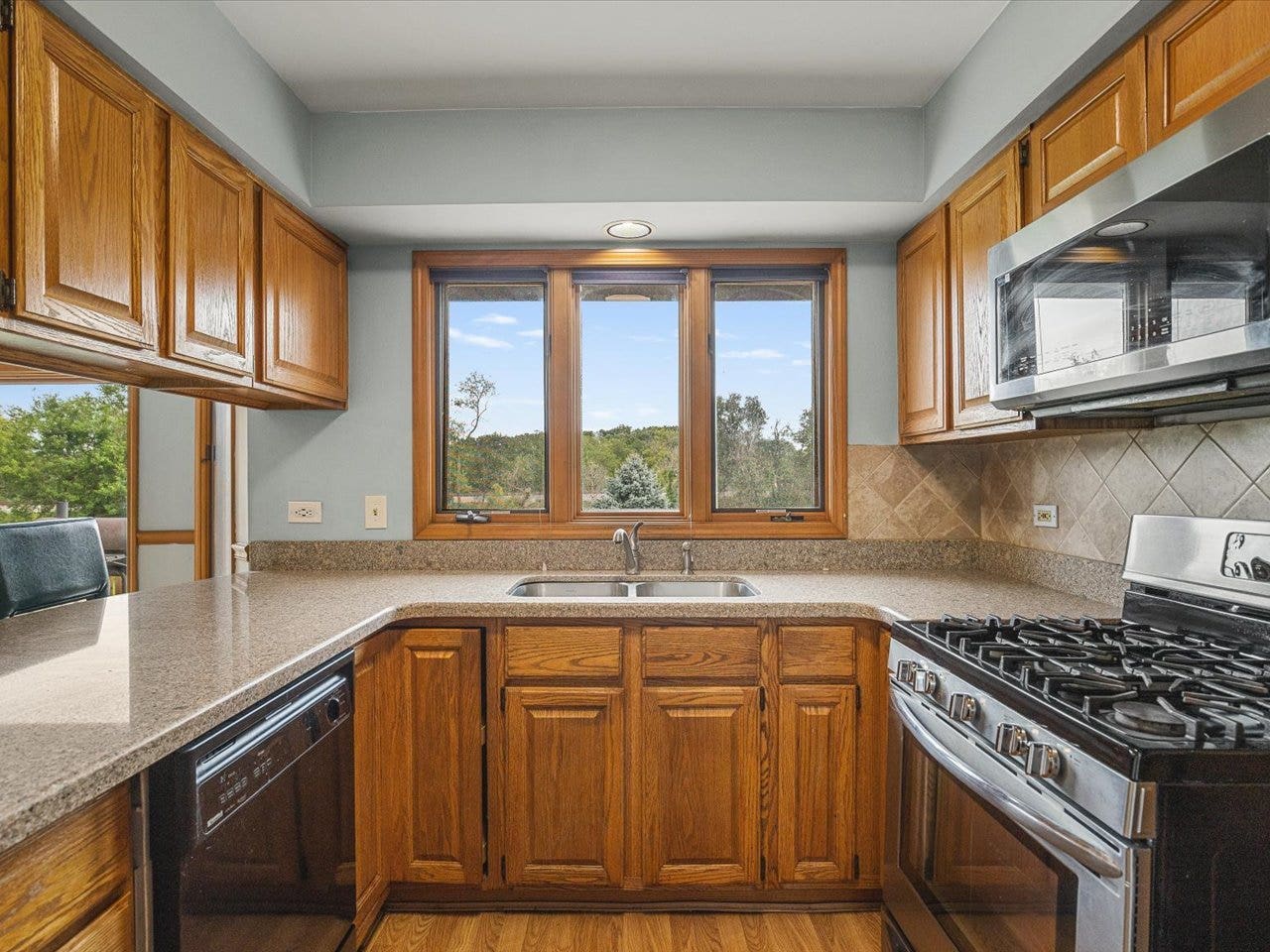 2615 Poplar View Bend, Elgin, IL 60120 2615 Poplar View Bend, Elgin, IL 60120