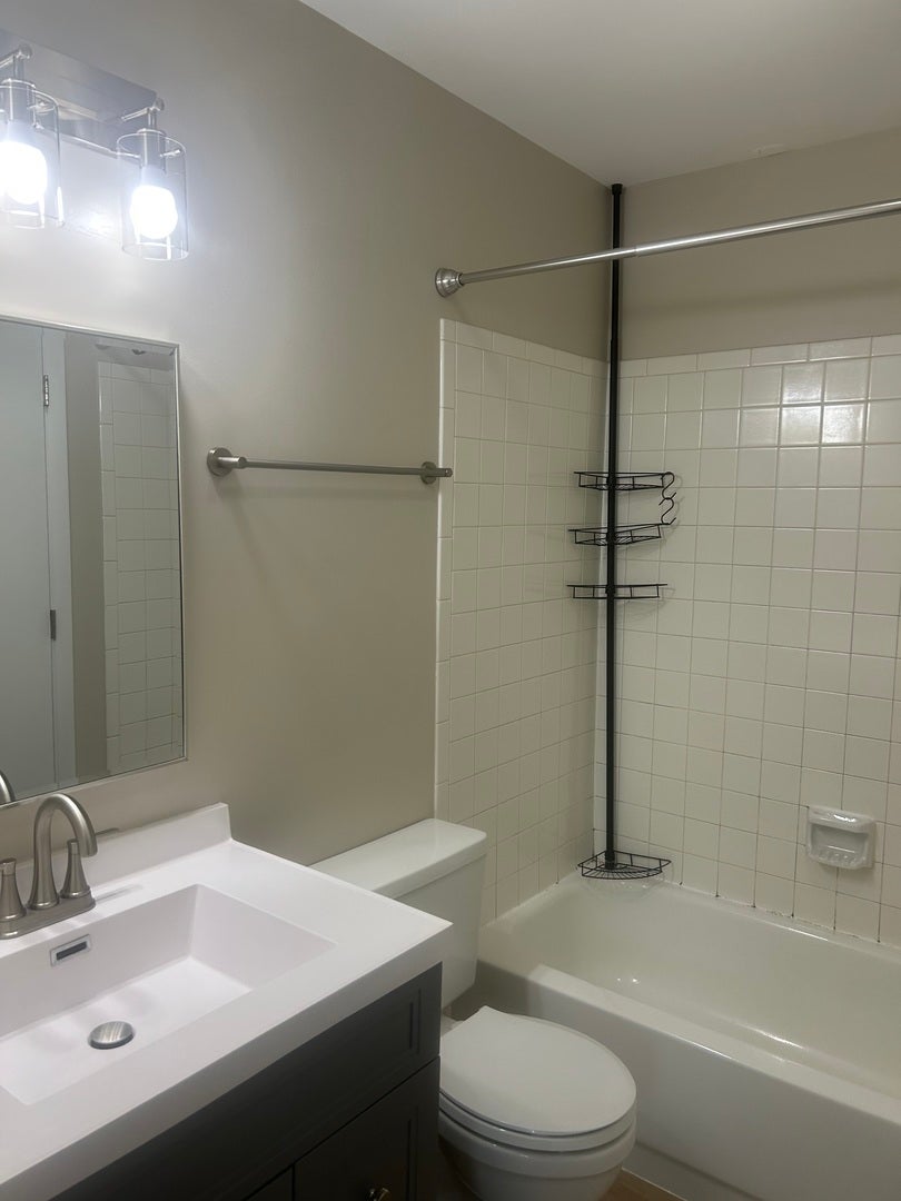 2464 Devonshire Court, Aurora, IL 60502 2464 Devonshire Court, Aurora, IL 60502