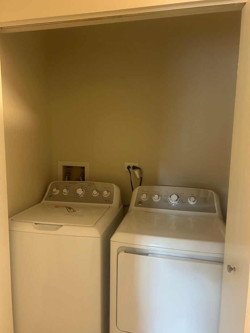 2464 Devonshire Court, Aurora, IL 60502 2464 Devonshire Court, Aurora, IL 60502