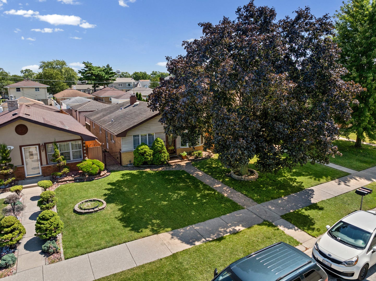 7709 Long Avenue, Burbank, IL 60459 7709 Long Avenue, Burbank, IL 60459